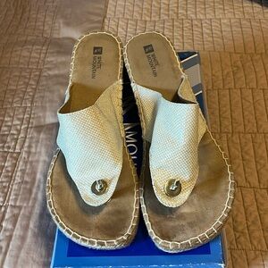 White mountain..cute low wedge sandal